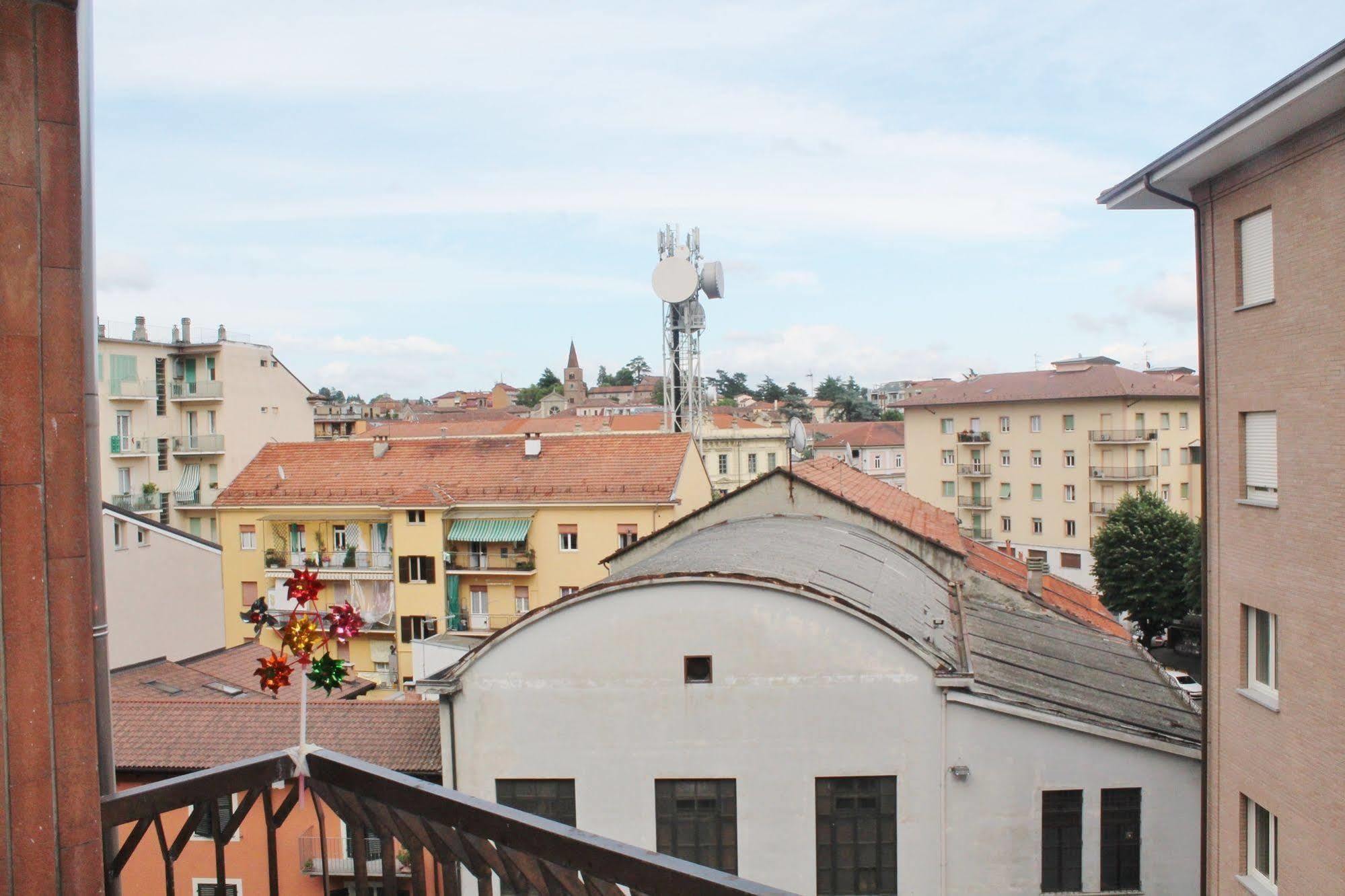 Casa lella con meravigliosa vista davanti alle terme Acqui Terme Esterno foto